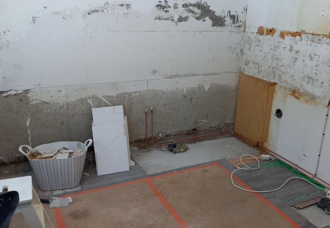 Kuva keittiöremontin aikana